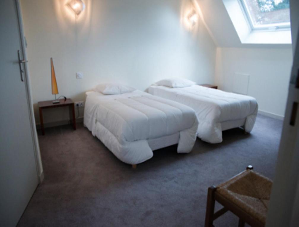 Le Petit Pont Hotel Moncé-en-Belin Kamer foto