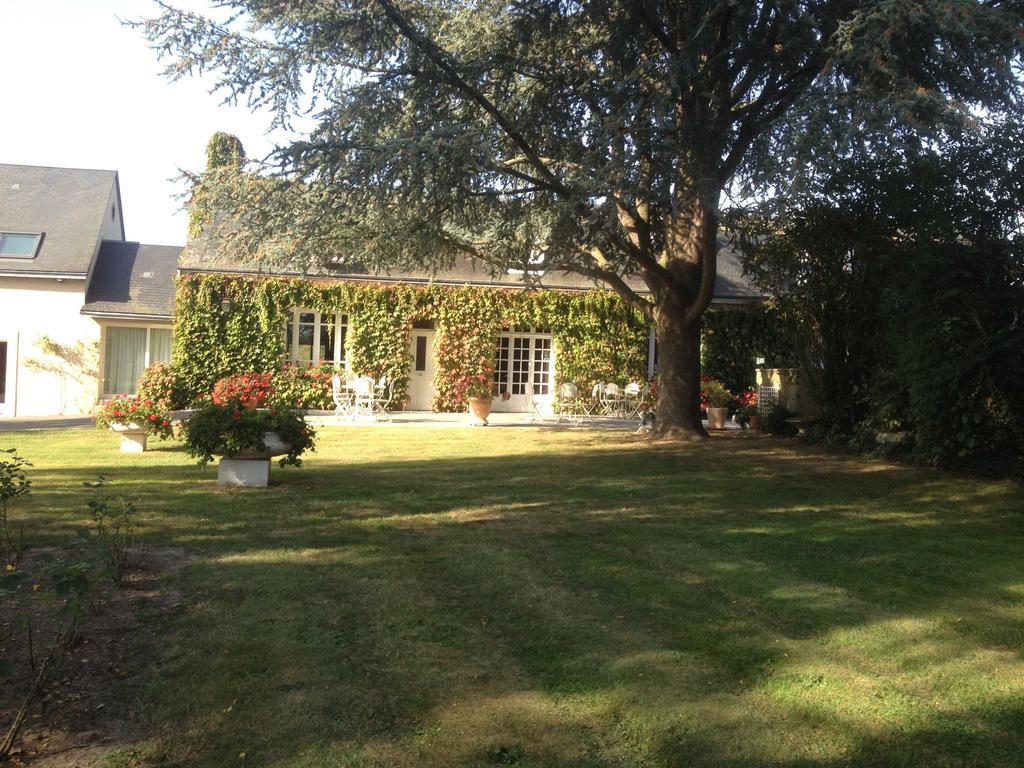 Le Petit Pont Hotel Moncé-en-Belin Buitenkant foto