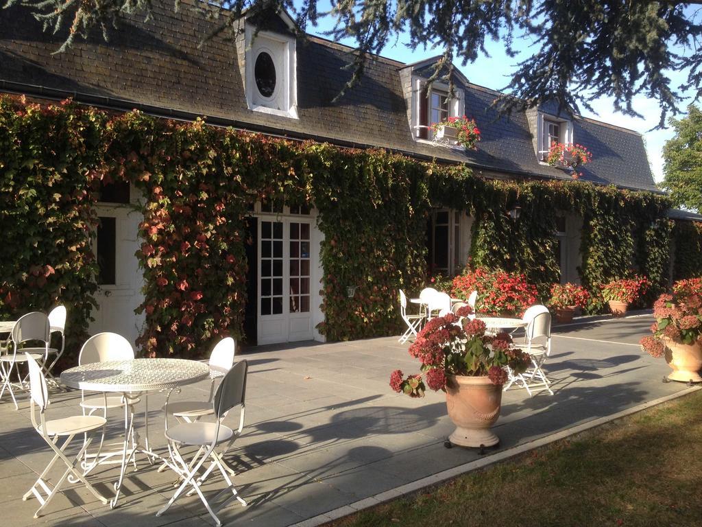 Le Petit Pont Hotel Moncé-en-Belin Buitenkant foto